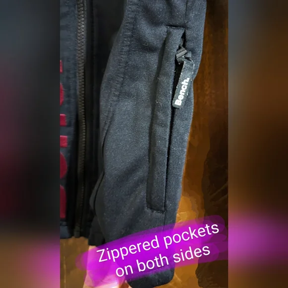 Size small, BENCH long sleeve zip up sweater/jacket in black w/BENCH red logo - Picture 5 of 11